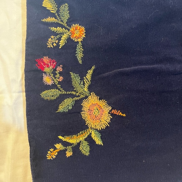 Women’s Mossimo Supply Co. blue corduroy mini skirt sizs 6 w/embroidered flowers - Picture 2 of 7
